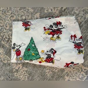 Pottery Barn Mickey Mouse Christmas crib sheet